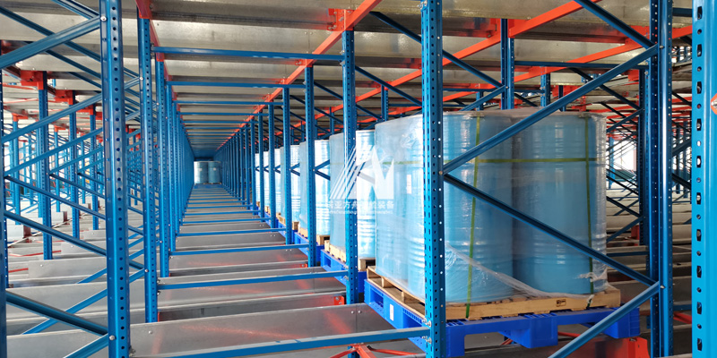 化工化纖行業(yè)四向穿梭車自動(dòng)密集倉庫