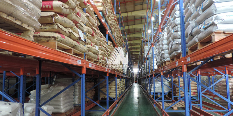 橡膠制品行業(yè)窄巷道貨架